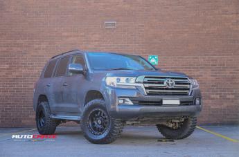 TOYOTA LANDCRUSIER MACHETE XD SATIN BLACK